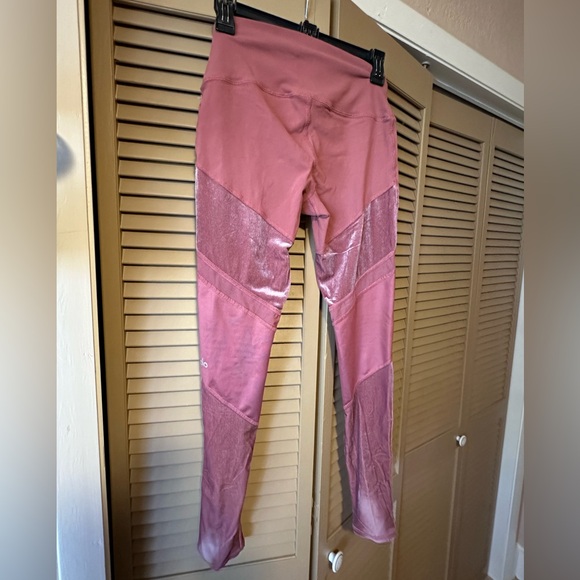 Alo Yoga size M Sheila Velour Panel Leggings Pink Mauve - Picture 3 of 4